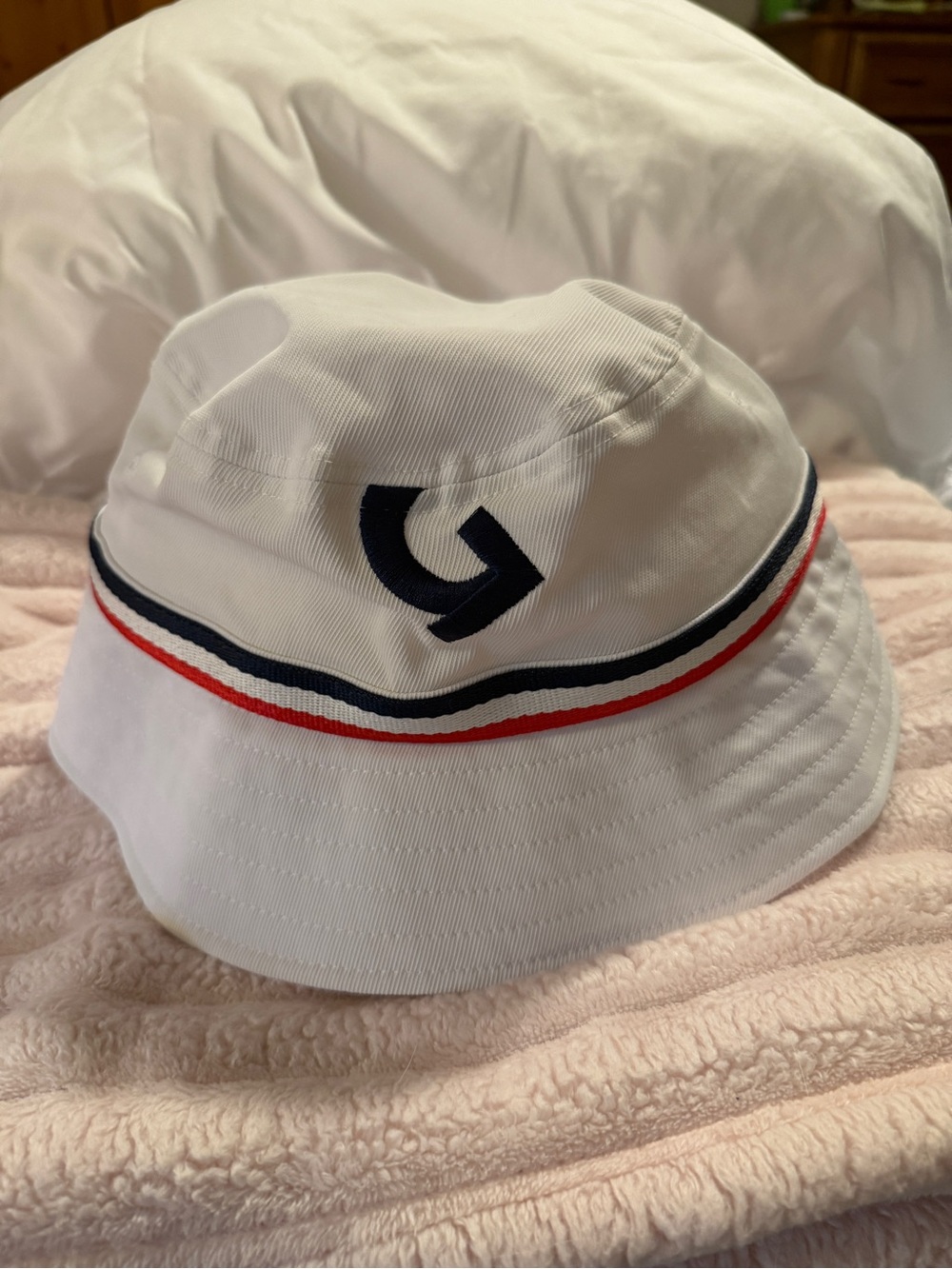 G/FORE men's quarter g bucket hat in snow NWOT
